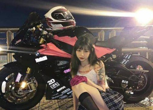 痞幼因说三个字遭蔡徐坤粉丝网暴，只能深夜道歉，这是为什么？