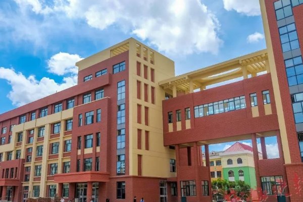 威海皇冠中学公立还是私立