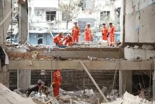 湖北十堰，发生爆炸事故致11死，酿成这起惨剧的起因是什么？