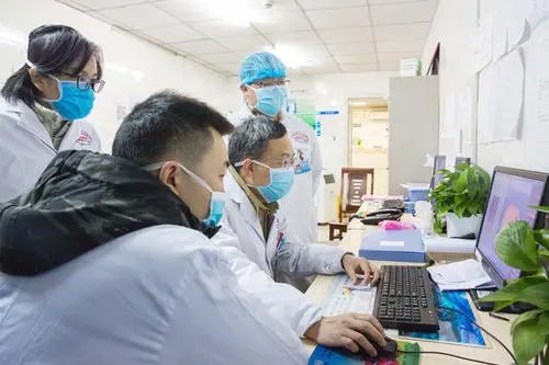 据报道，美国现近20年来首例猴痘病毒病例，如何防范感染此类疾病？