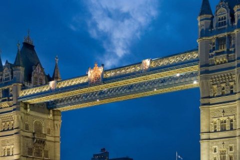 英国和中国的时差是多少？