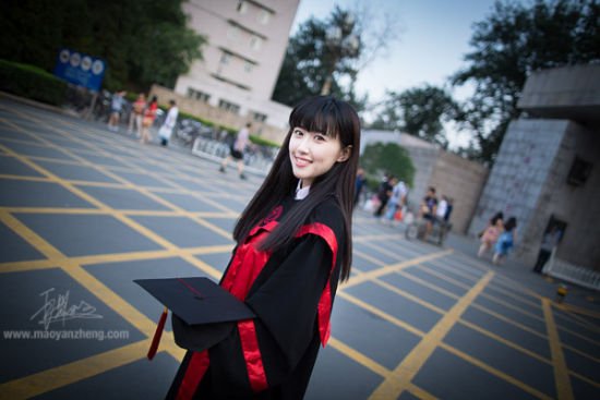 请问这个女生是谁