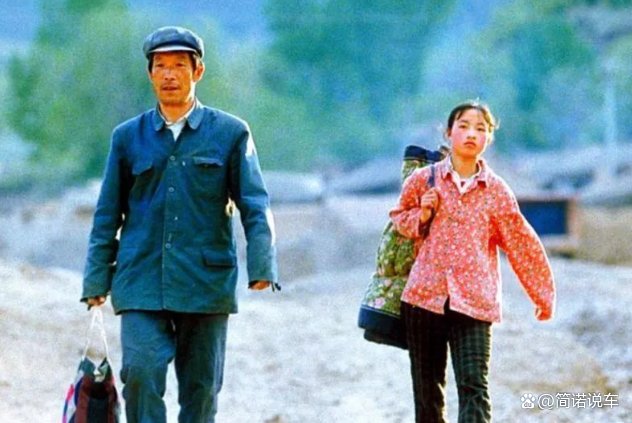 由张艺谋执导的电影《一个都不能少》，主要讲的是什么故事？