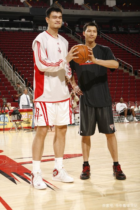 姚明与易建联在NBA打球的时候，他们之间交手胜负状况如何？