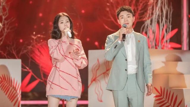 张碧晨携先锋医者陶勇合唱映山红，两人的默契度如何？