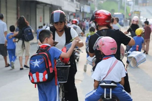 上海接送孩子“钟点工”走红，事件的背后是否存在安全隐患？