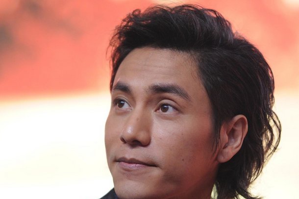 陈坤儿子近照疯传，那谜一般的儿子到底是不是他亲生的？