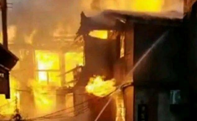 贵州西江千户苗寨景区失火，发生火灾的主要原因是什么？