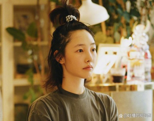 白百何晒哑铃照否认怀孕，否认三胎却不回应二胎儿子，为何？