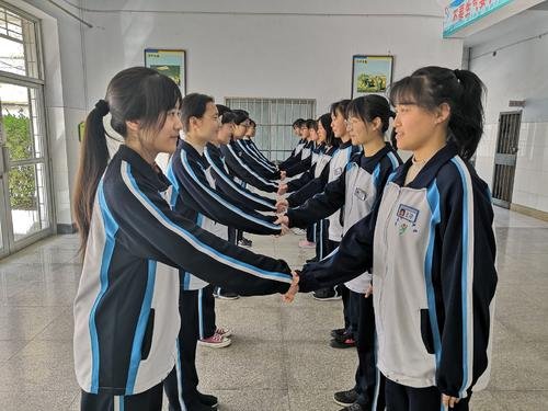 河南固始一中一初三男生疑坠楼身亡，他是自杀还是他杀？