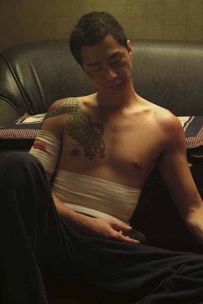 找卑劣的街头赵仁成的纹身图片！