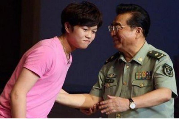 李双江儿子李一天境况如何？