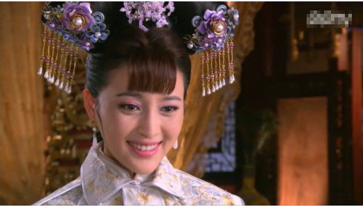 深宫谍影中皇上和以丹格格是什么关系