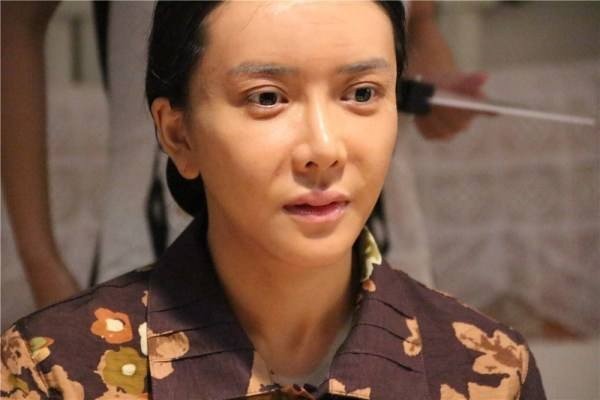 曾出演潘金莲一炮而红，后在演唱会当众脱丁字裤被网友炮轰的女星是谁？