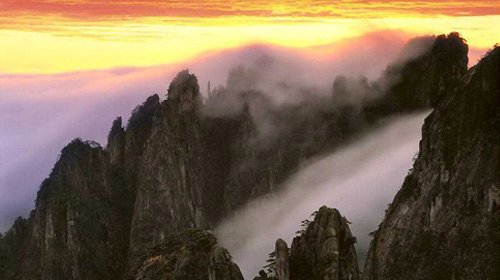 庐山的资料20多个字！！！