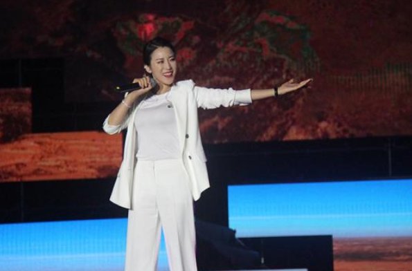 女歌手郭涛年龄多少啊？好漂亮、、