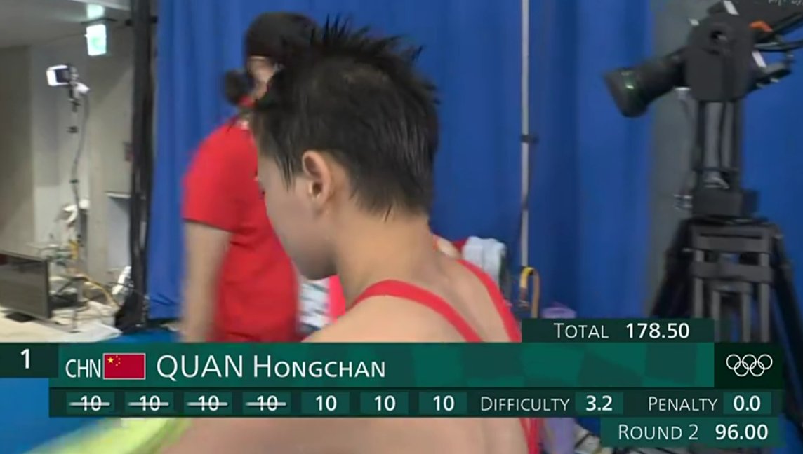 14岁全红婵夺冠，被场边教练高高举起，赛后她是如何回应的？