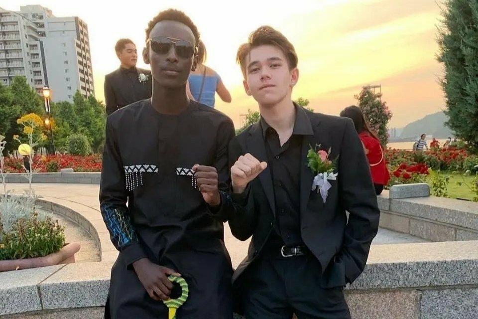 庆怜晒15岁高中视频，和15岁时相比，他如今的变化有多大？