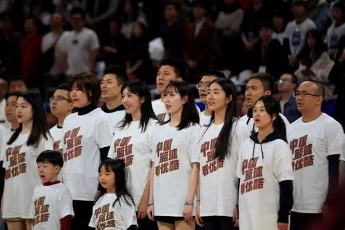 CBA赛场球迷互殴双双遭行拘，当时到底发生了什么？