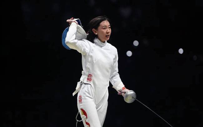 孙一文勇夺奥运第三金，教练扛起她就跑，奥运夺冠有多激动？