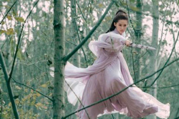 票房一路高升评分却不断下跌，李沁是如何回应诛仙争议的？