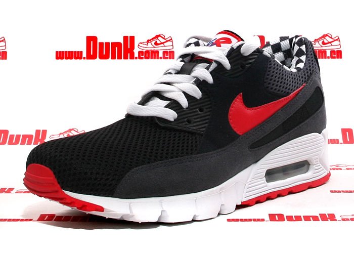 找一双耐克全黑色红勾运动鞋