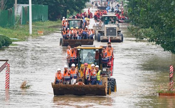 志愿者援郑返乡隔离被网友骂哭，涉事男子对此有何回应？