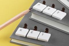 剑桥英语考试天价考位黑幕，为何现在英语考试这么疯狂？