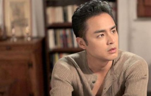 明道化烟熏装被吐槽像中毒，男人有必要浓妆艳抹吗？