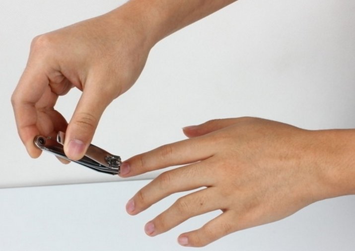 美甲钻粘贴方法？