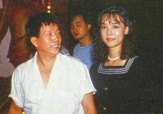 刘家良去世多年后，葬礼上哭到昏迷的小妻子翁静晶，如今人生状况怎样？