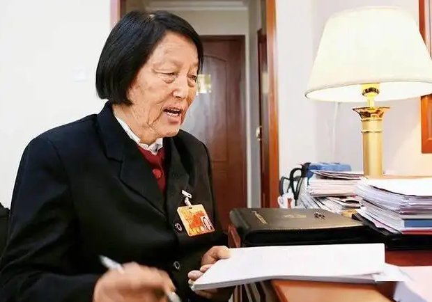 共和国勋章获得者事迹是什么？