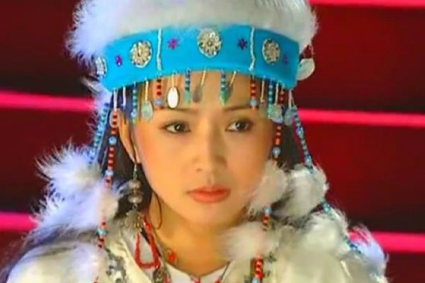 香妃刘丹当年出车祸的原因是什么？