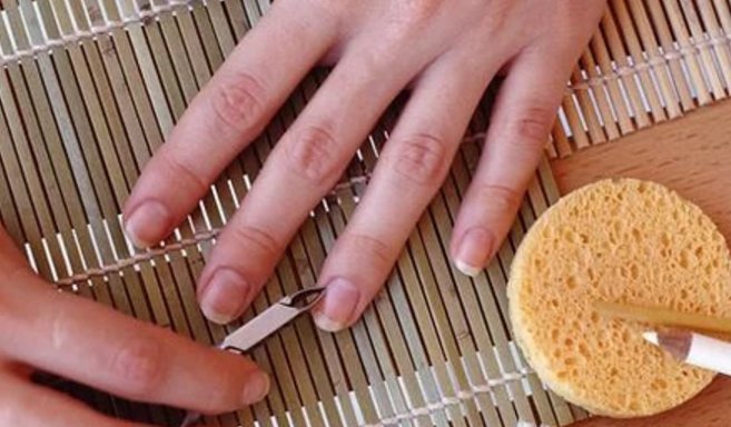 美甲钻粘贴方法？