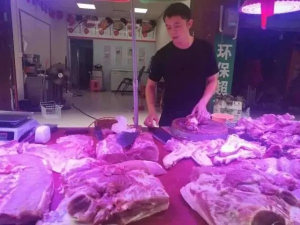 广西一名985毕业生辞职公务员卖猪肉，他为何会做出这样一个决定？