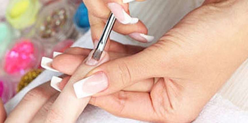 美甲钻粘贴方法？