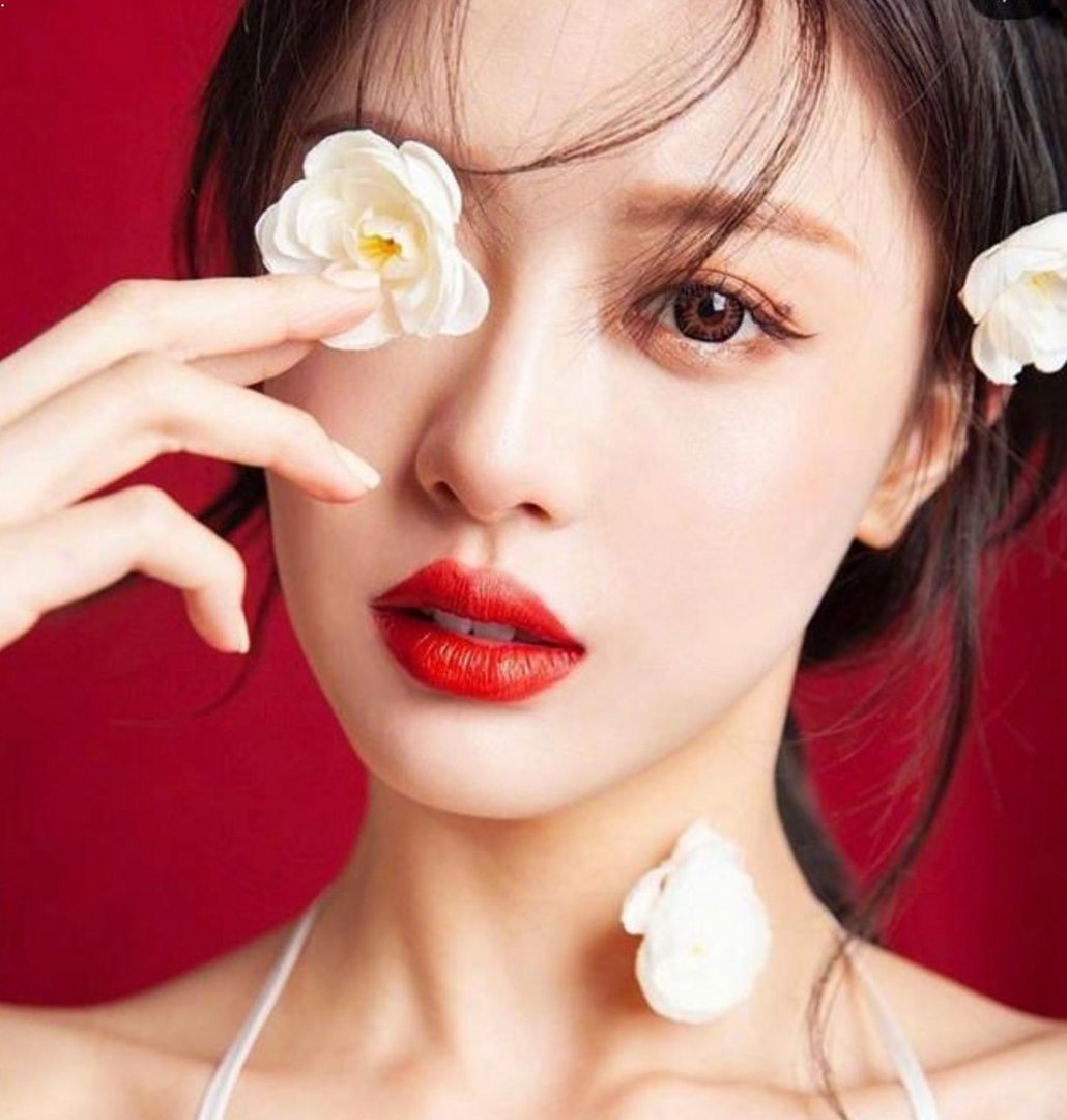 王思聪竟多次给她点赞,女网红“彭小羊”有魅力 ，你怎么看？