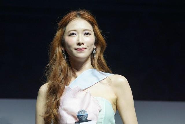 做最好的花瓶，29岁陷500万丑闻，献媚郭台铭，林志玲究竟经历了什么？