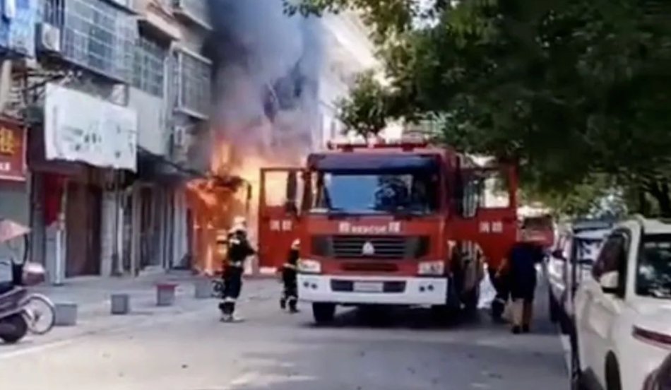 全州一男子恶意辱骂救火的消防员，该男子会被如何处置？