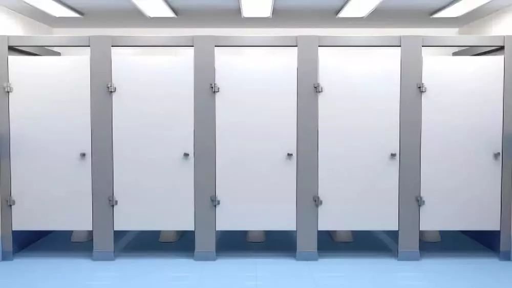 天津高校男生进女厕所偷窥老师，此事将如何定性？