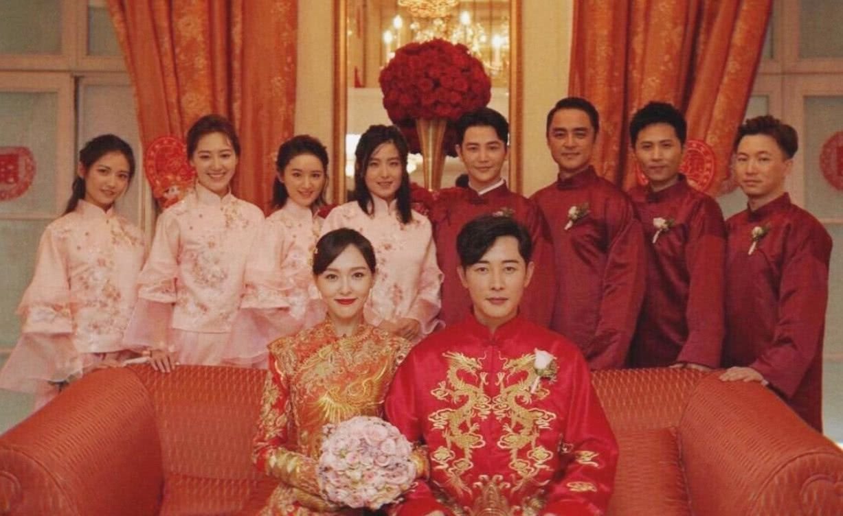 同样是老公被曝跟女经纪人暧昧，为什么说唐嫣比洪欣朱丹都幸福？