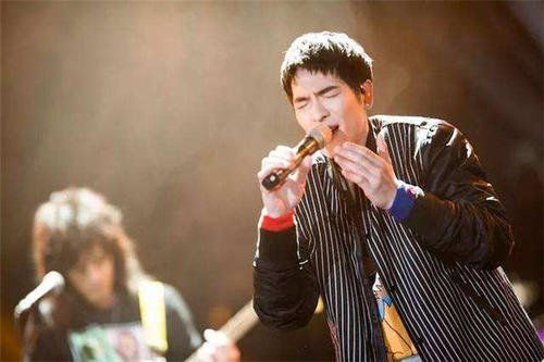 萧敬腾到广州录制节目又下大雨了！“雨神”的称号是否名副其实？