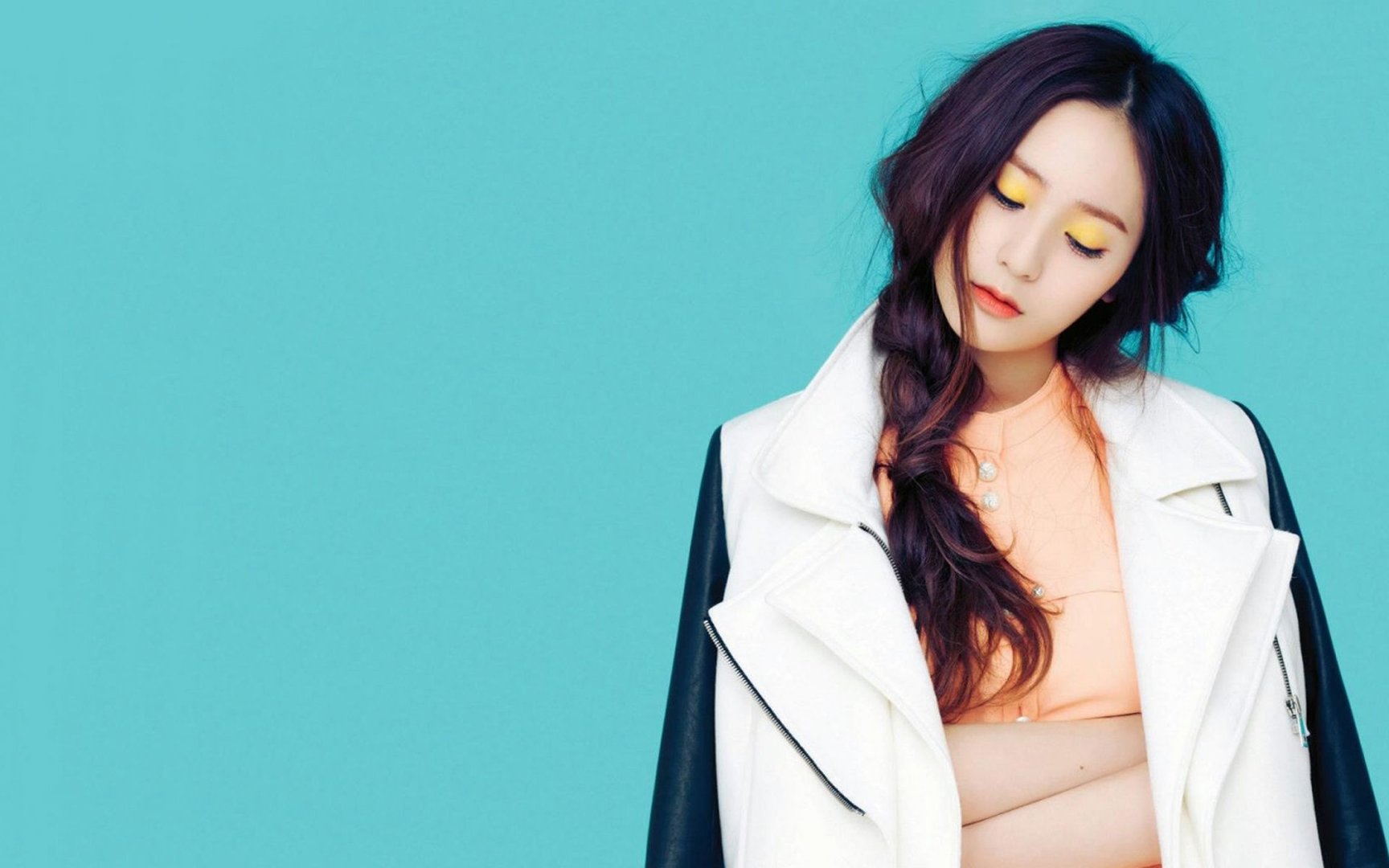 郑秀晶生图被夸漫画腿，艺人的身材和颜值哪个更重要？