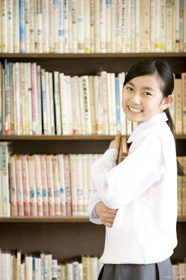 孩子经常提出一些不合实际的要求，父母该如何应对？