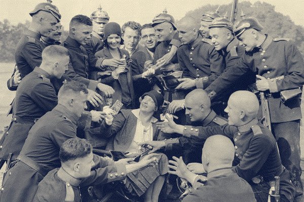 《西线无战事》讲的是什么？