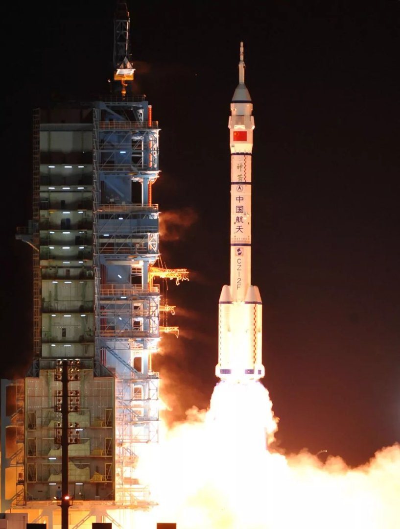 100秒盘点中国航天员太空就餐名场面，从神五到神十都有哪些变化？