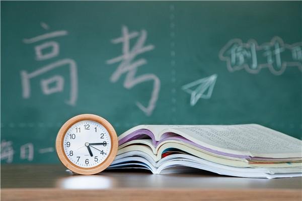 湖南三胞胎兄弟高考平均超650分，他们会去同一所学校吗？