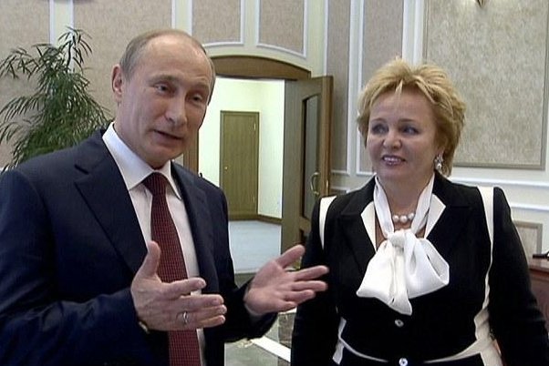 普京前妻柳德米拉和普京离婚后，现状如何？